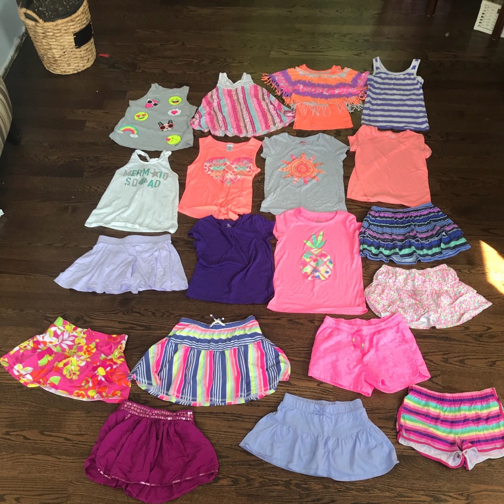 A bundle of size 10 10-12 and 12